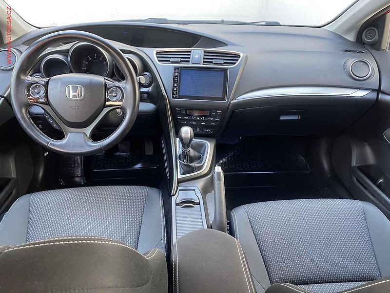 Honda Civic (2016) 1.4 i-VTEC, Xenon, AC - fotka 7 z 16