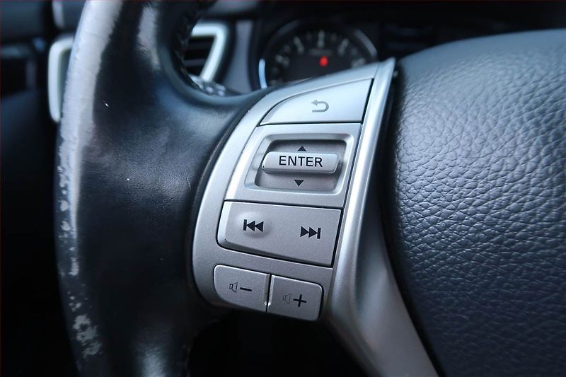 Nissan Qashqai (2014) N-Connecta 1.2 DIG-T - fotka 16 z 21