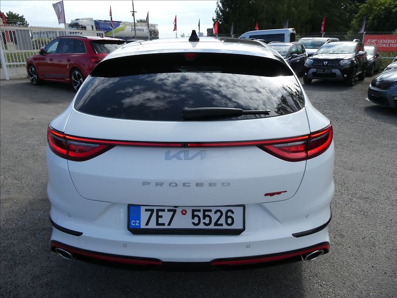 Kia ProCeed 1,6 T-GDI 150kW GT ZÁRUKA - fotka 8 z 50