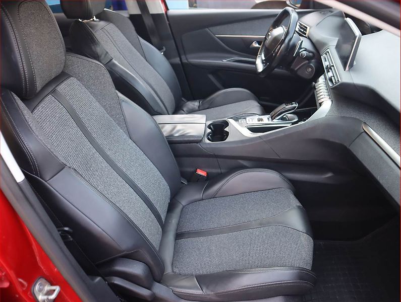 Peugeot 3008 (2018) 1.6 BlueHDi, Automat - fotka 9 z 20