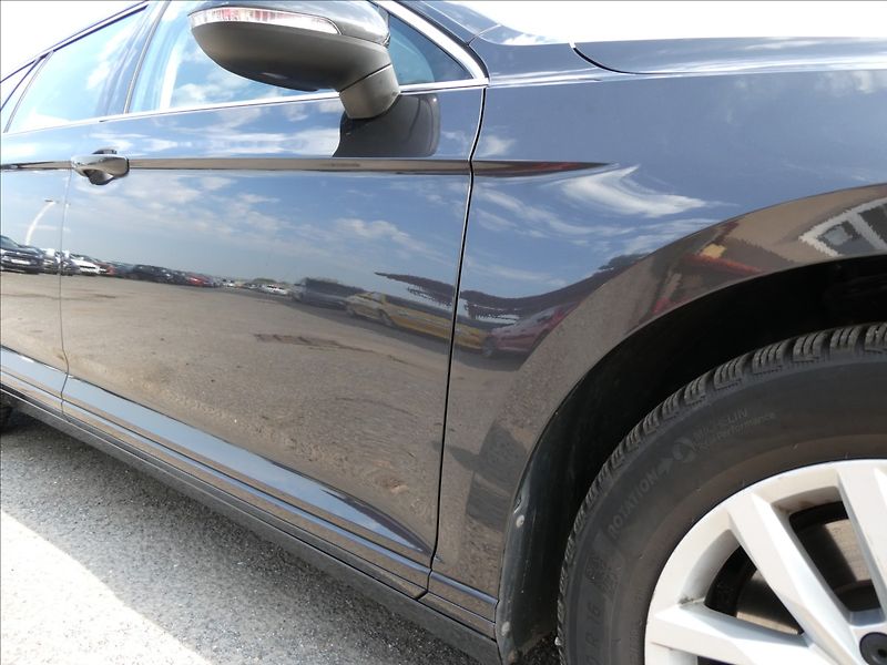 Volkswagen Passat 2,0 TDi DSG FULL LED BUSINESS - fotka 14 z 41