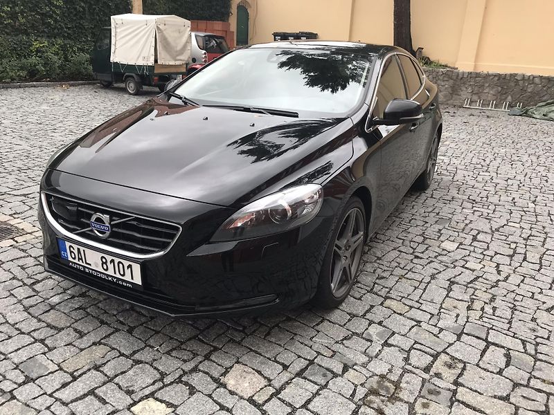 Volvo V40 (2015) - fotka 1 z 7