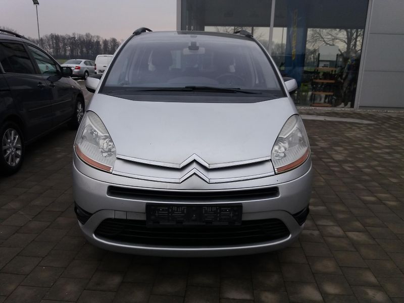 Citroën Grand C4 Picasso 1.6 16V,7.MÍST,SERV.KNÍŽKA!! - fotka 2 z 15