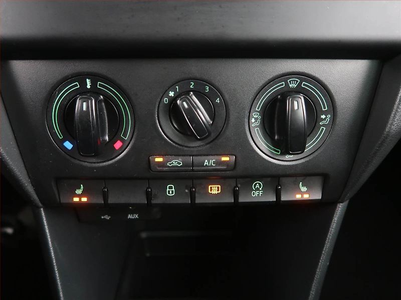 Škoda Rapid (2016) 1.2 TSI, Park. senzory - fotka 17 z 19