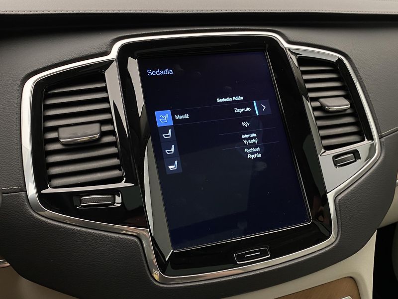 Volvo XC90 D5 AWD INSCRIPTION REZERVACE - fotka 53 z 56