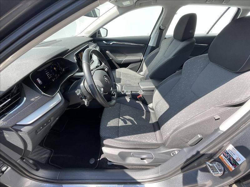 Škoda Octavia 2,0 TDI DSG Combi Style Plus - fotka 4 z 23