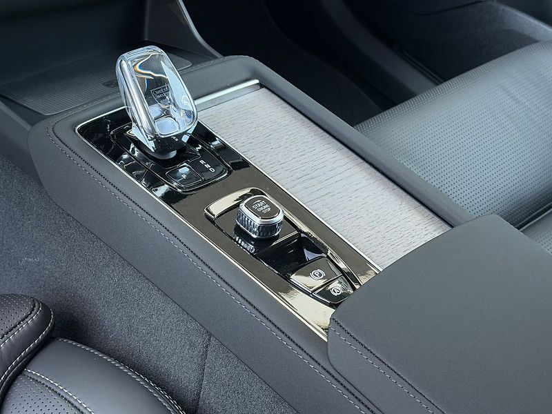 Volvo XC90 (2026) PLUS B5, ventilace, kamera 360 - fotka 11 z 23