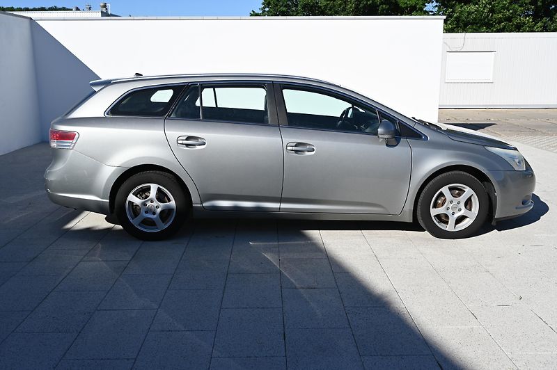 Toyota Avensis 1.8  108KW Kombi Sol 10/2009 - fotka 4 z 33
