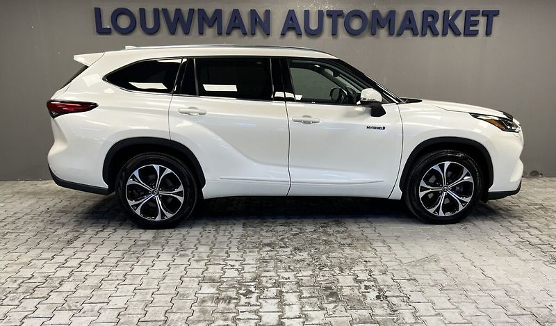 Toyota Highlander 2.5 Hybrid AT EXECUTIVE SKYVIE - fotka 22 z 22