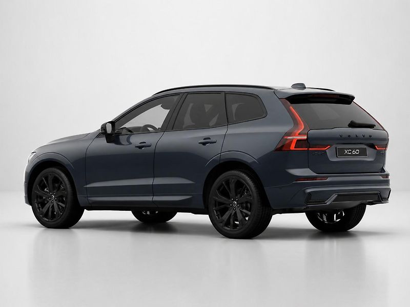 Volvo XC60 (2026) B5 PLUS BLACK + 4SERVIS/ZÁRUKA - fotka 5 z 21