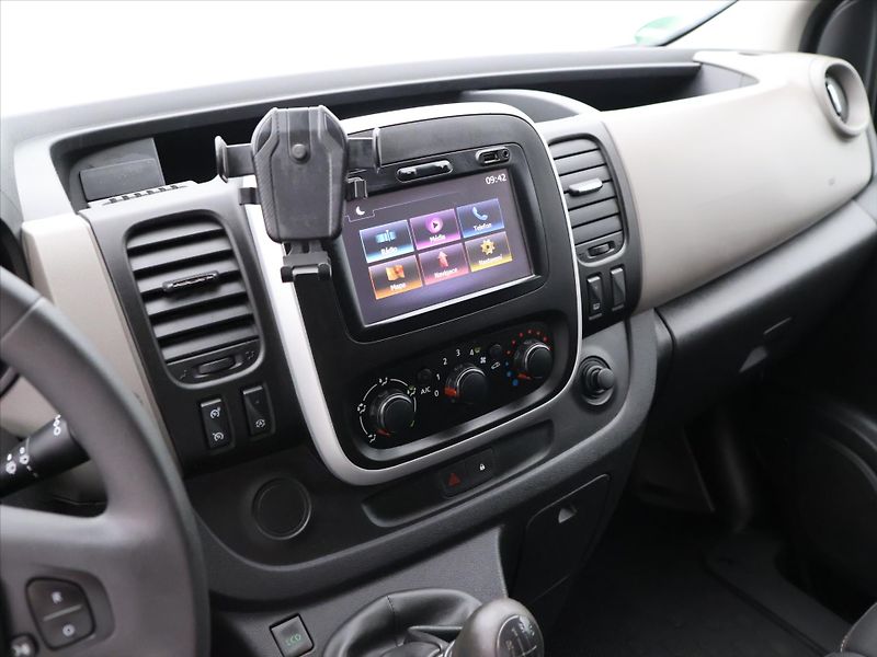 Renault Trafic 1,6 dCi Long 6-Míst Klima DPH - fotka 19 z 28