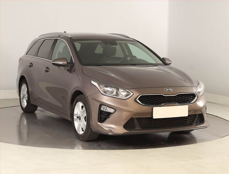 Kia Ceed (2019) 1.4 T-GDI, Serv.kniha, Xenony - fotografie inzerátu