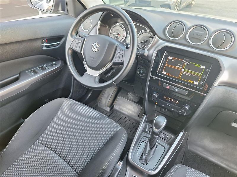 Suzuki Vitara 1,5 DualJet Hybrid  4WD AT CZ - fotka 8 z 16