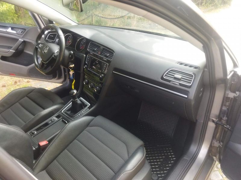 Volkswagen Golf (2016) VII. 1.2 TSI / 81 kW, GPS, - fotka 22 z 36