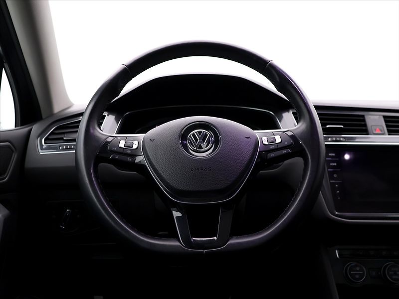 Volkswagen Tiguan 2,0 TSI 162kW DSG 4MOT Highlin - fotka 22 z 48