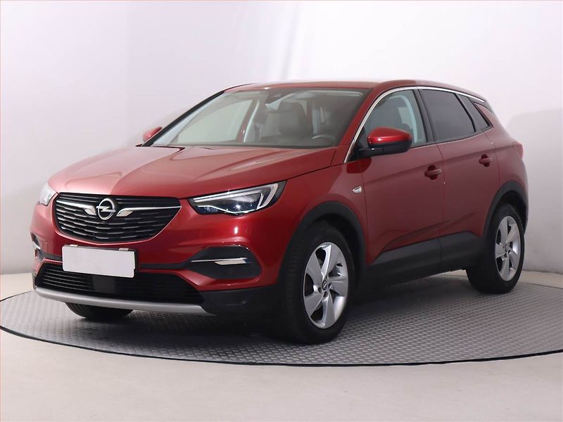 Opel Grandland X (2018) Elegance 1.2 Turbo, Automat - fotka 2 z 24