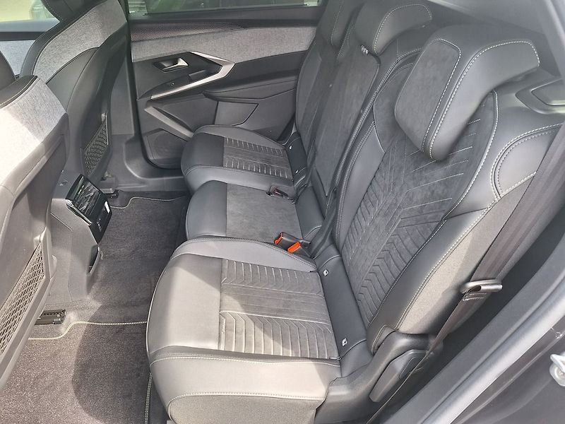 Peugeot 5008 (2026) GT Hybrid 145 e-DCS6 - fotka 16 z 17