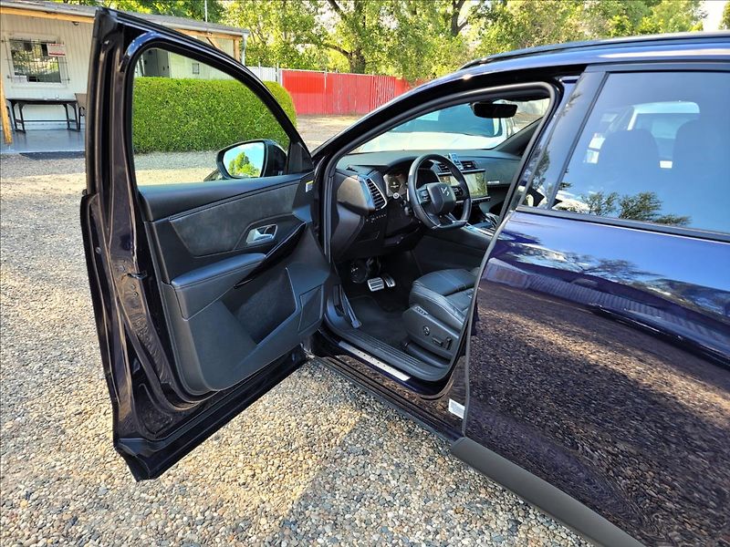 DS Automobiles DS7 Crossback 1,6 Louvre PHEV,4x4,kůže,LED - fotka 7 z 41