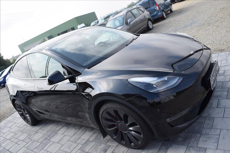 Tesla Model Y 0,0 PERFORMANCE 2XKOLA - fotka 4 z 24