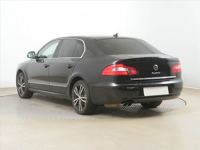 Škoda Superb (2011) 2.0 TDI, Automat, Xenony - fotka 4 z 18