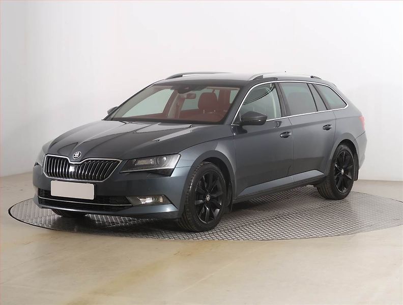 Škoda Superb (2018) 2.0 TDI, Automat, Serv.kniha - fotka 2 z 22