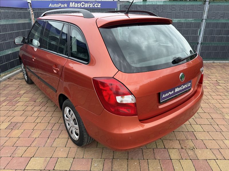 Škoda Fabia II 1.4 Ambiente - fotka 6 z 17