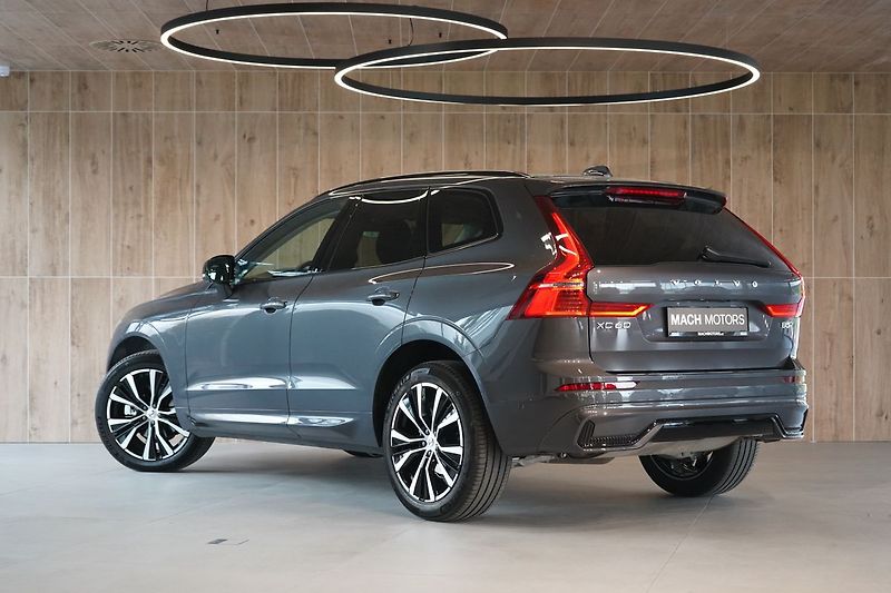 Volvo XC60 B5 AWD Plus Dark, Ventilace - fotka 7 z 46