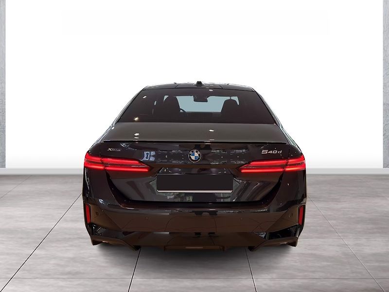 BMW Řada 5 540d xDrive M-Sport Pro Venti - fotka 4 z 11