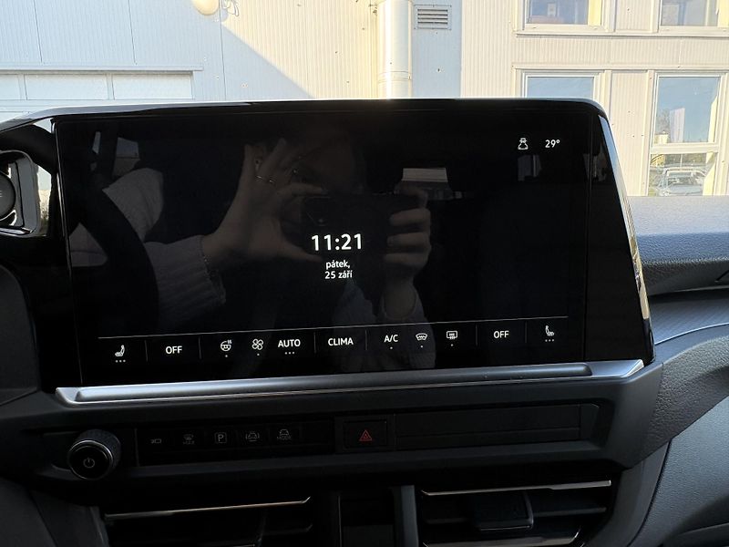 Volkswagen Caravelle (2026) - fotka 31 z 37