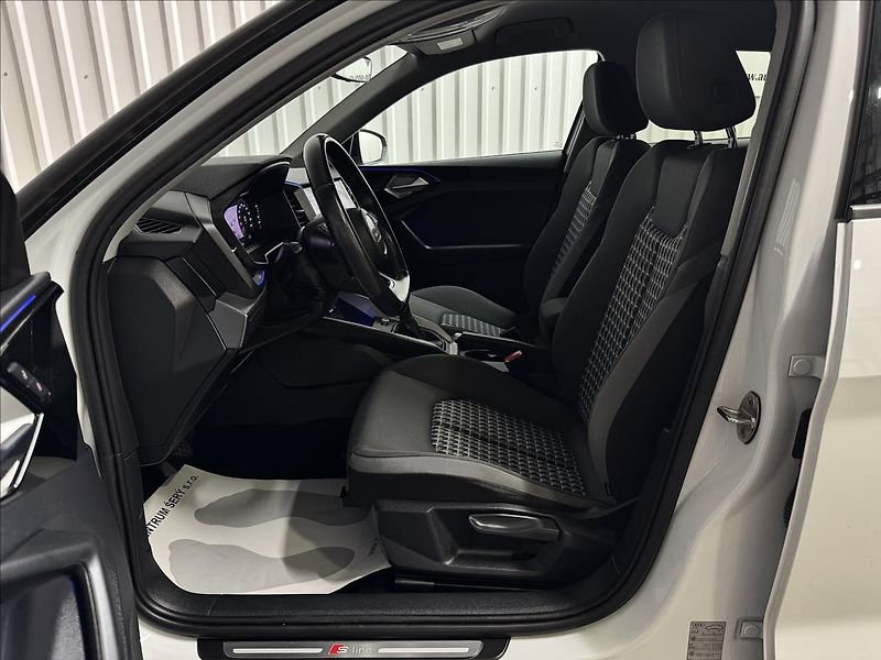 Audi A1 40TFSI 147kW S-LINE - fotka 29 z 40
