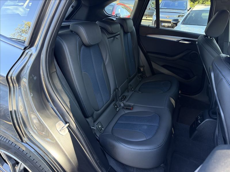BMW X1 20d xDrive M-Paket - fotka 24 z 28