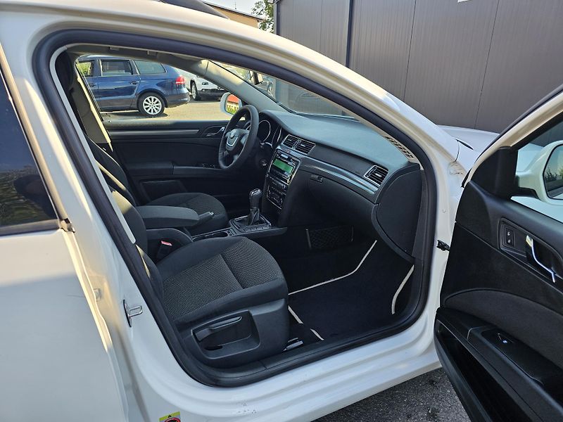 Škoda Superb 1.4 TSI 92 kW,TAŽNÉ,SERVISKA - fotka 27 z 50