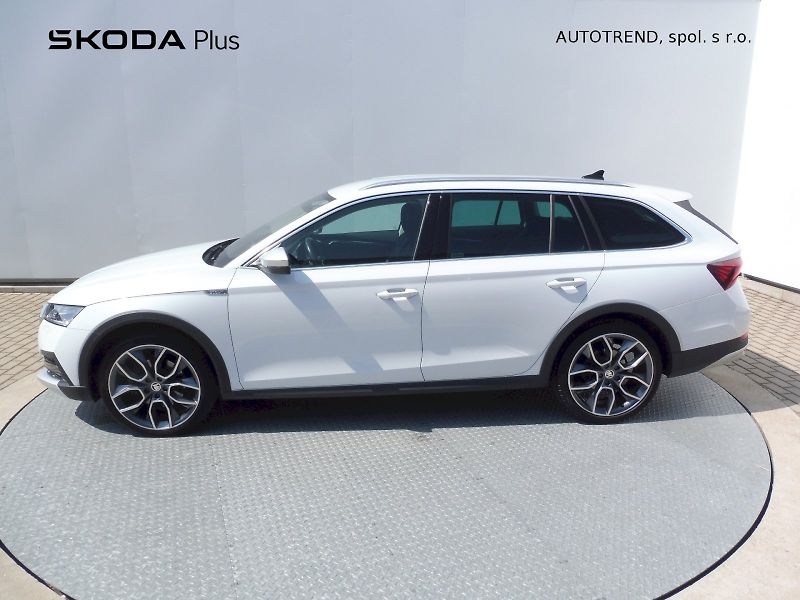 Škoda Octavia (2023) Combi Scout 2,0 TDI 147kW DSG - fotka 3 z 30