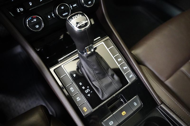 Škoda Superb - fotka 24 z 30