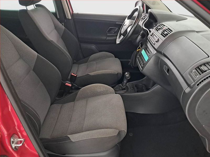 Škoda Fabia (2012) 1.2 TSI, Automat, Tempomat - fotka 9 z 18