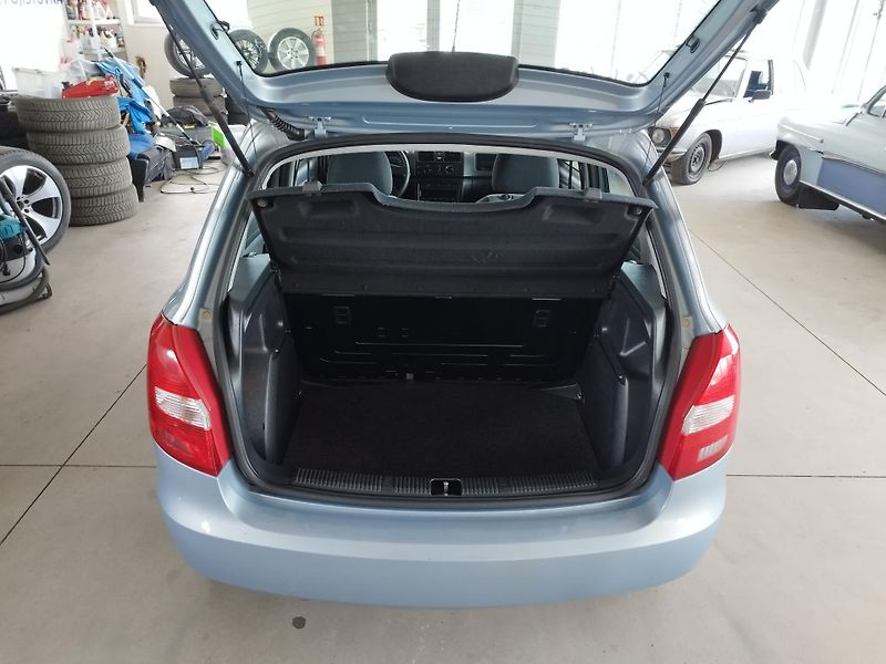 Škoda Fabia (2010) 1,2TSI,63KW,KLIMA,SER.KNIHA - fotka 9 z 21
