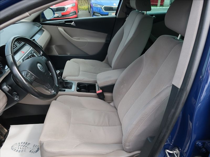 Volkswagen Passat 2,0 TDi,103kW,Tempomat,tažné - fotka 12 z 22