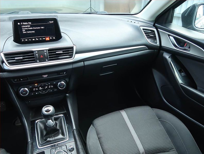 Mazda 3 (2018) 2.0 Skyactiv-G, Serv.kniha - fotka 8 z 15