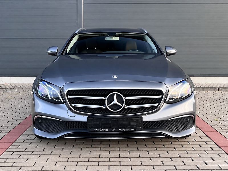 Mercedes-Benz Třídy E 220d Business-P.KAMERA-TAŽNÉ.Z - fotka 2 z 49