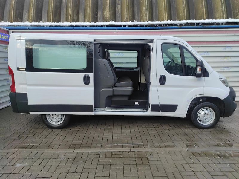 Peugeot Boxer 2,2BHDi L2H1, 7 míst, Vestavba - fotka 3 z 14