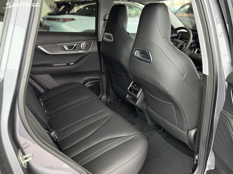 Chery Tiggo 7 PHEV UNIQUE 1,5 T-GDI - fotka 2 z 17