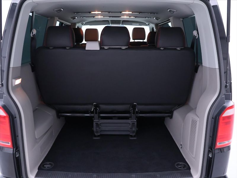 Volkswagen Caravelle 2,0 TDI 150kW DSG Comfort 8Mís - fotka 10 z 31