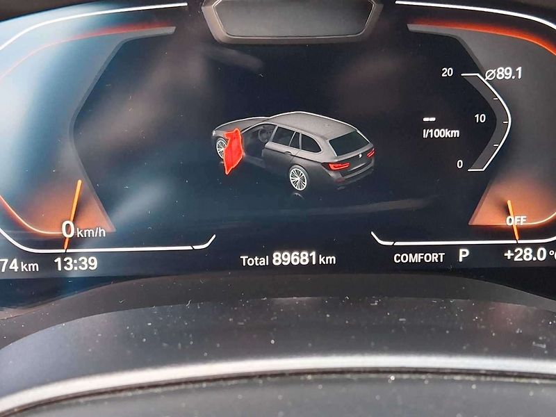 BMW Řada 5 530d xDrive AT Touring - fotka 36 z 71
