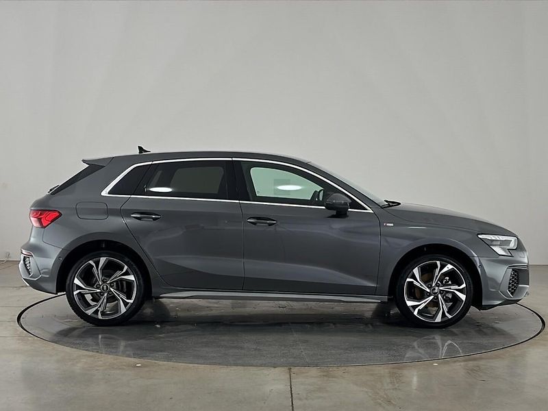 Audi A3 S-Line Sportback - fotka 16 z 30