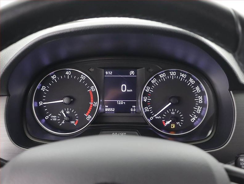 Peugeot 5008 (2018) PureTech 130, 7 míst, Tempomat - fotka 11 z 18