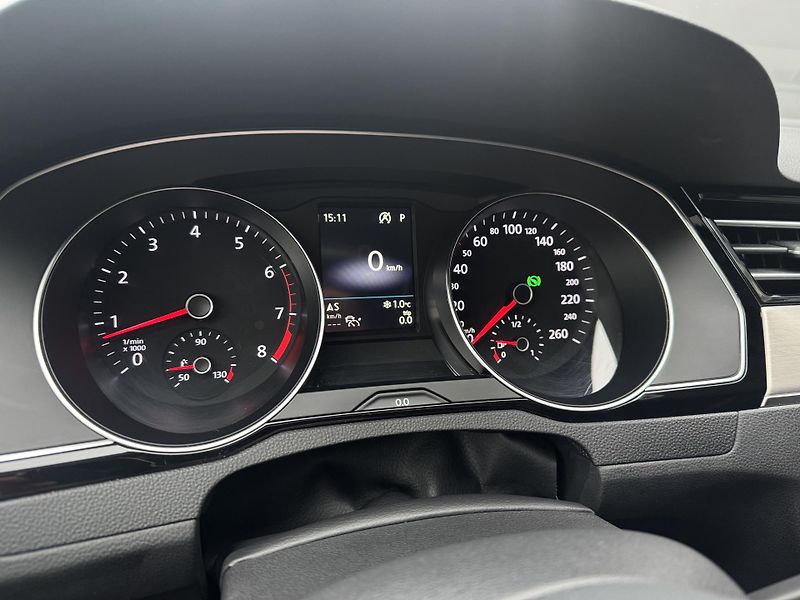 Volkswagen Passat (2020) 1.5TSi DSG Elegance, ČR, 360° - fotka 27 z 46