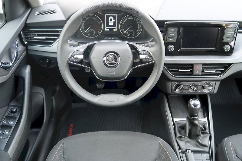 Škoda Kamiq (2023) Ambition 1,0 TSi/ 70 kW - fotka 8 z 34
