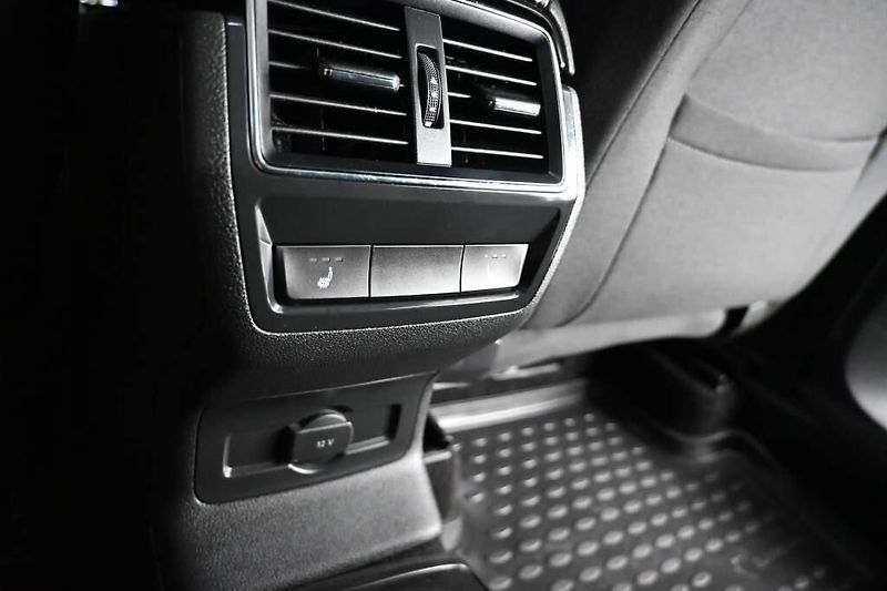 Škoda Karoq (2024) 2.0 4x4 DSG LED TOUR Virtual K - fotka 26 z 33