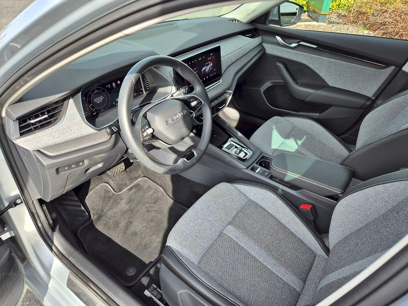 Škoda Octavia (2025) Top Selection 1.5TSi M-HEV 110 - fotka 12 z 31