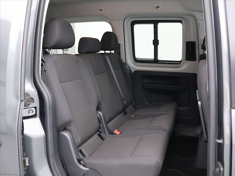 Volkswagen Caddy 1,4 TSI 92kW Maxi 7-Míst Xenon - fotka 11 z 30